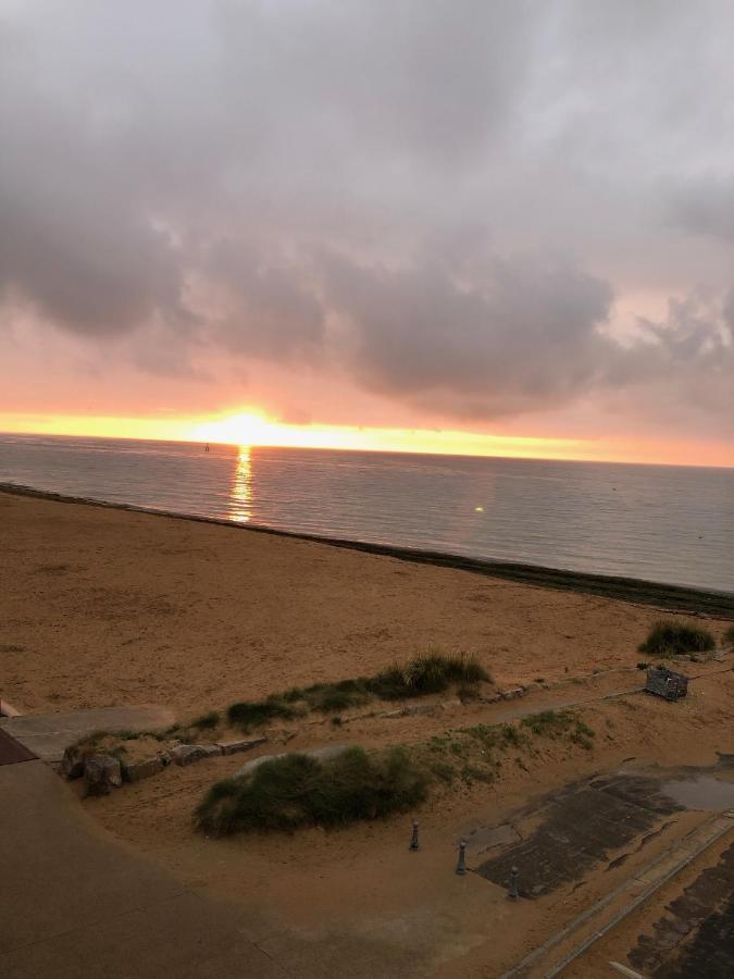 La Mouette Apartman Courseulles-sur-Mer Kültér fotó